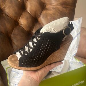 Walking Cradles Black Wedge Shoes with Comfort and Style